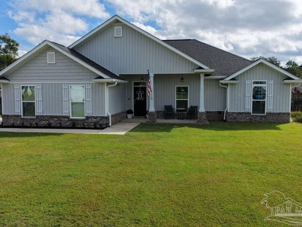 115 Saint Stephens Ct, Atmore, AL 36502