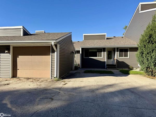 1010 Village Rd #7, Unit 7, Clear Lake, IA 50428