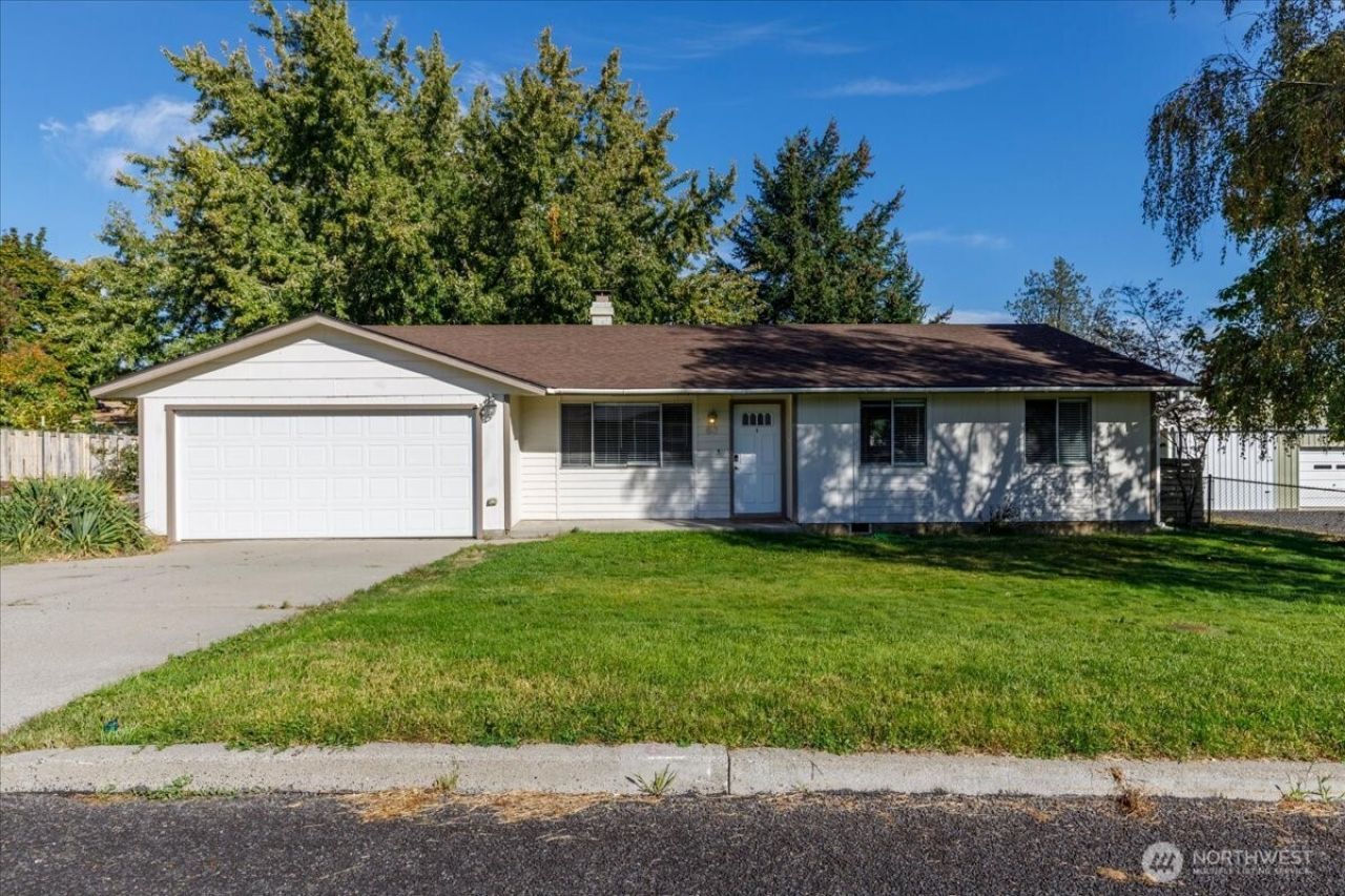 63 Sunset Drive, Electric City, WA 99123 Main Photo