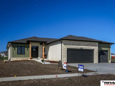 9445 S 81 Street, Lincoln, NE 68516