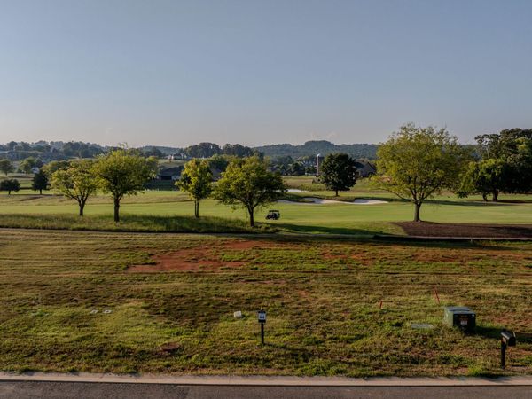915 Black Bear Circle, Loudon, TN 37774