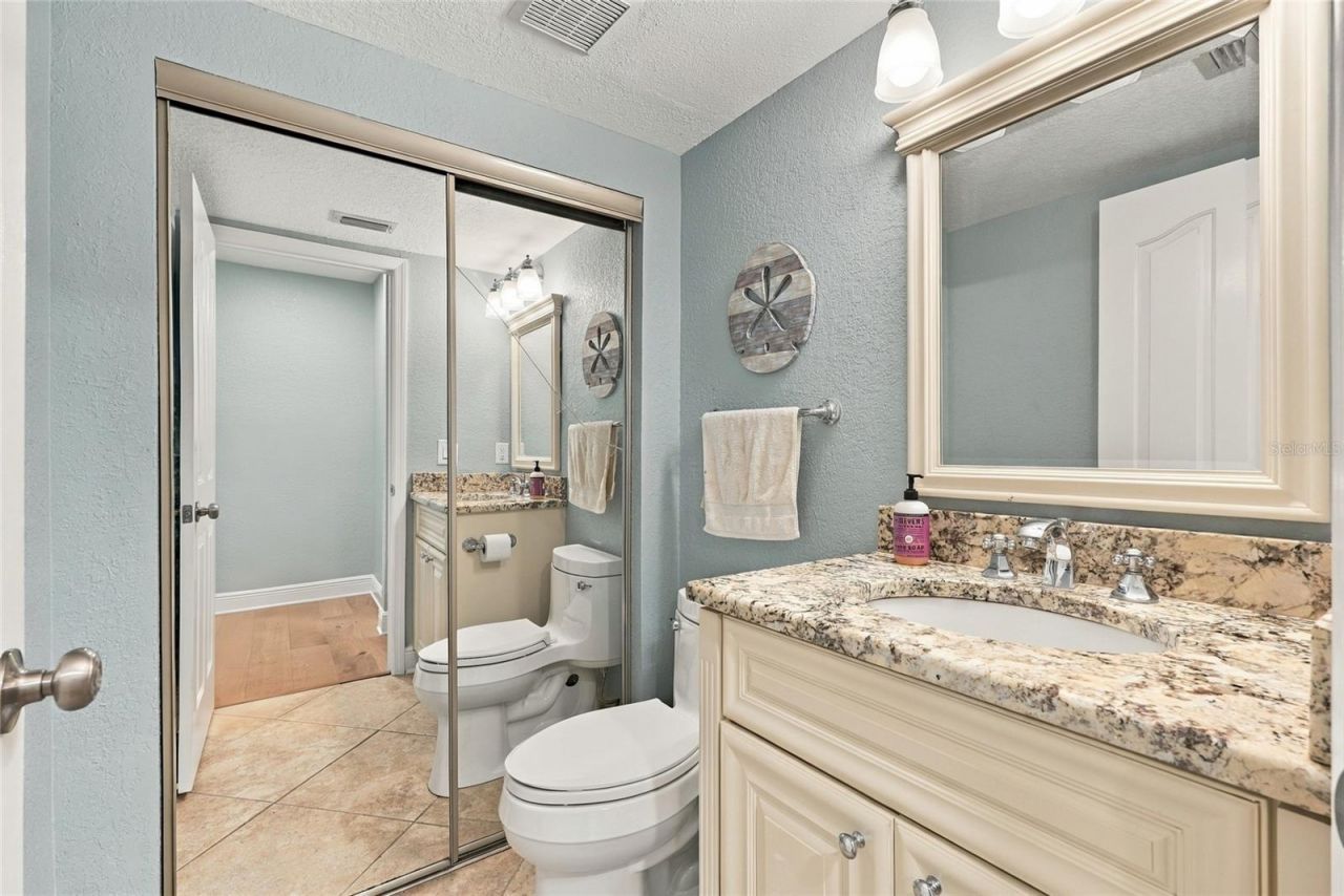 629 Segovia Court Ne, Unit 405, Saint Petersburg, FL 33703 Photo