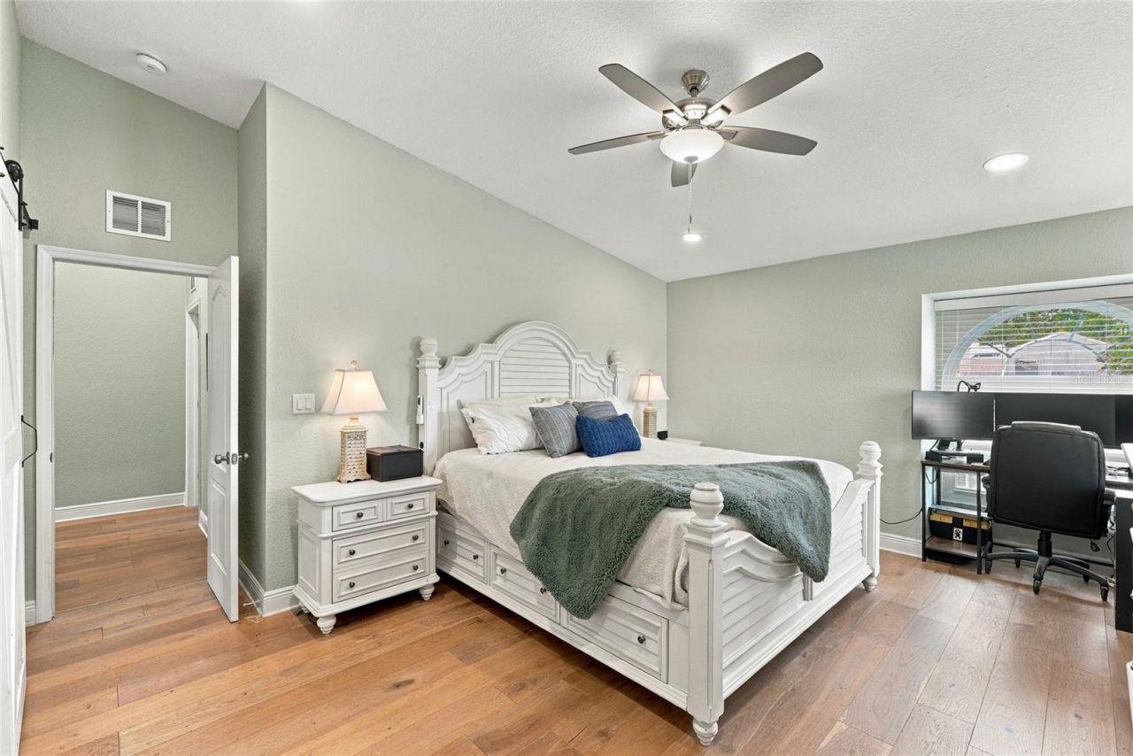 629 Segovia Court Ne, Unit 405, Saint Petersburg, FL 33703 Photo