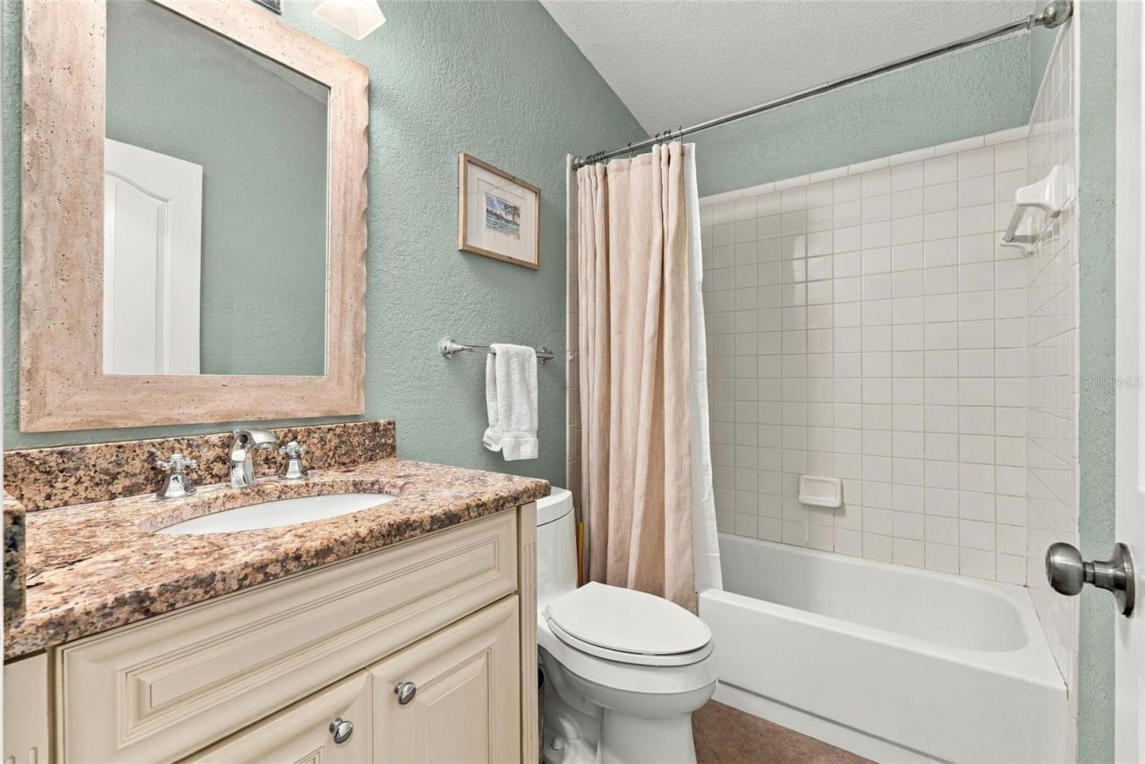 629 Segovia Court Ne, Unit 405, Saint Petersburg, FL 33703 Photo