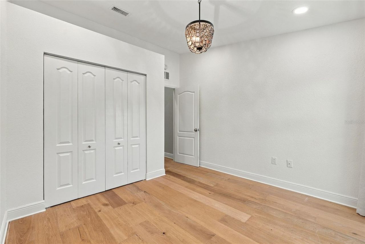 629 Segovia Court Ne, Unit 405, Saint Petersburg, FL 33703 Photo