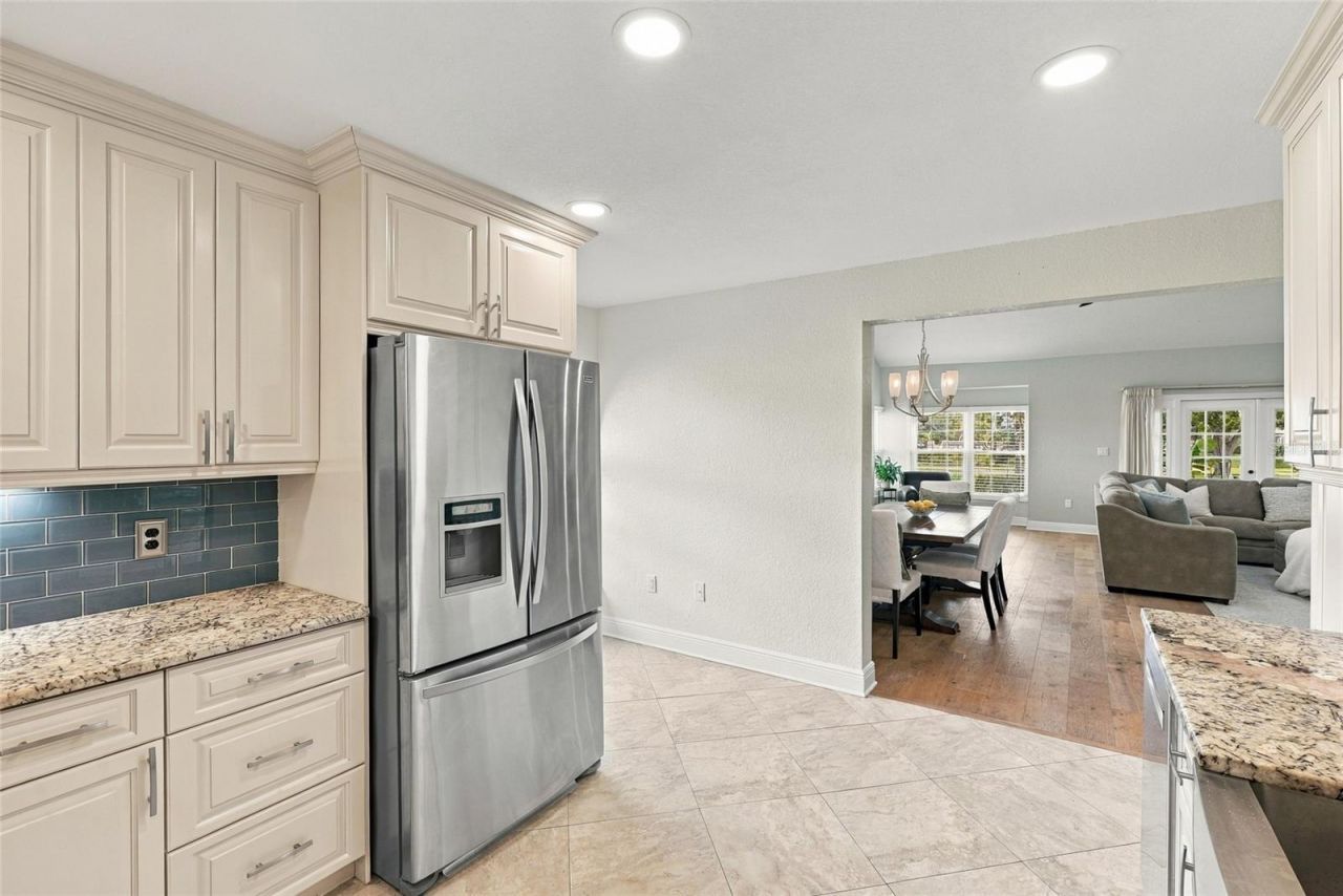 629 Segovia Court Ne, Unit 405, Saint Petersburg, FL 33703 Photo