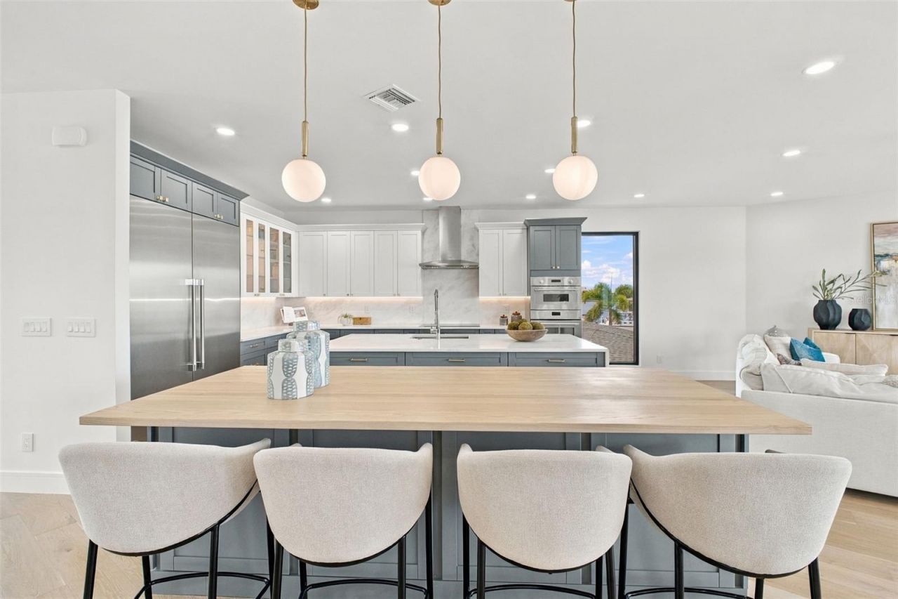 7176 S Shore Drive S, South Pasadena, FL 33707 Photo