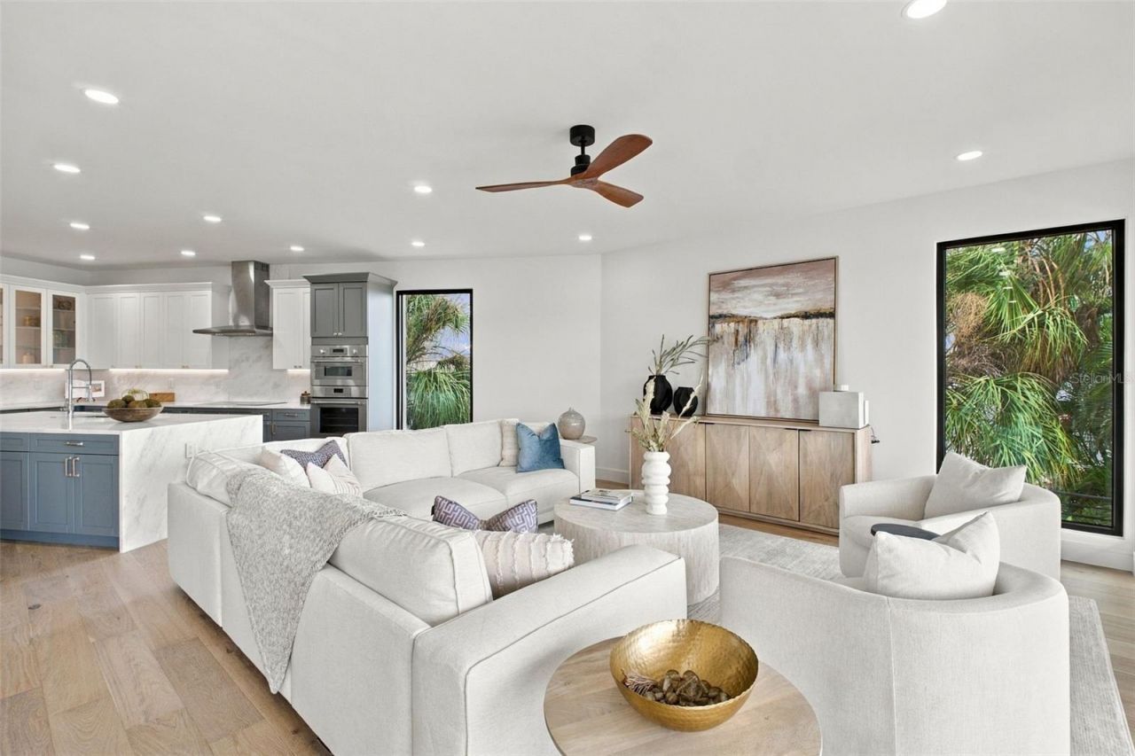 7176 S Shore Drive S, South Pasadena, FL 33707 Photo