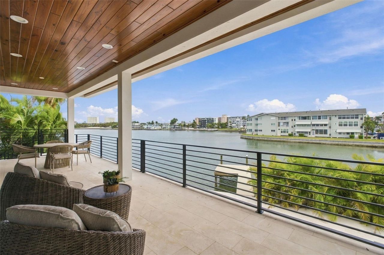 7176 S Shore Drive S, South Pasadena, FL 33707 Photo