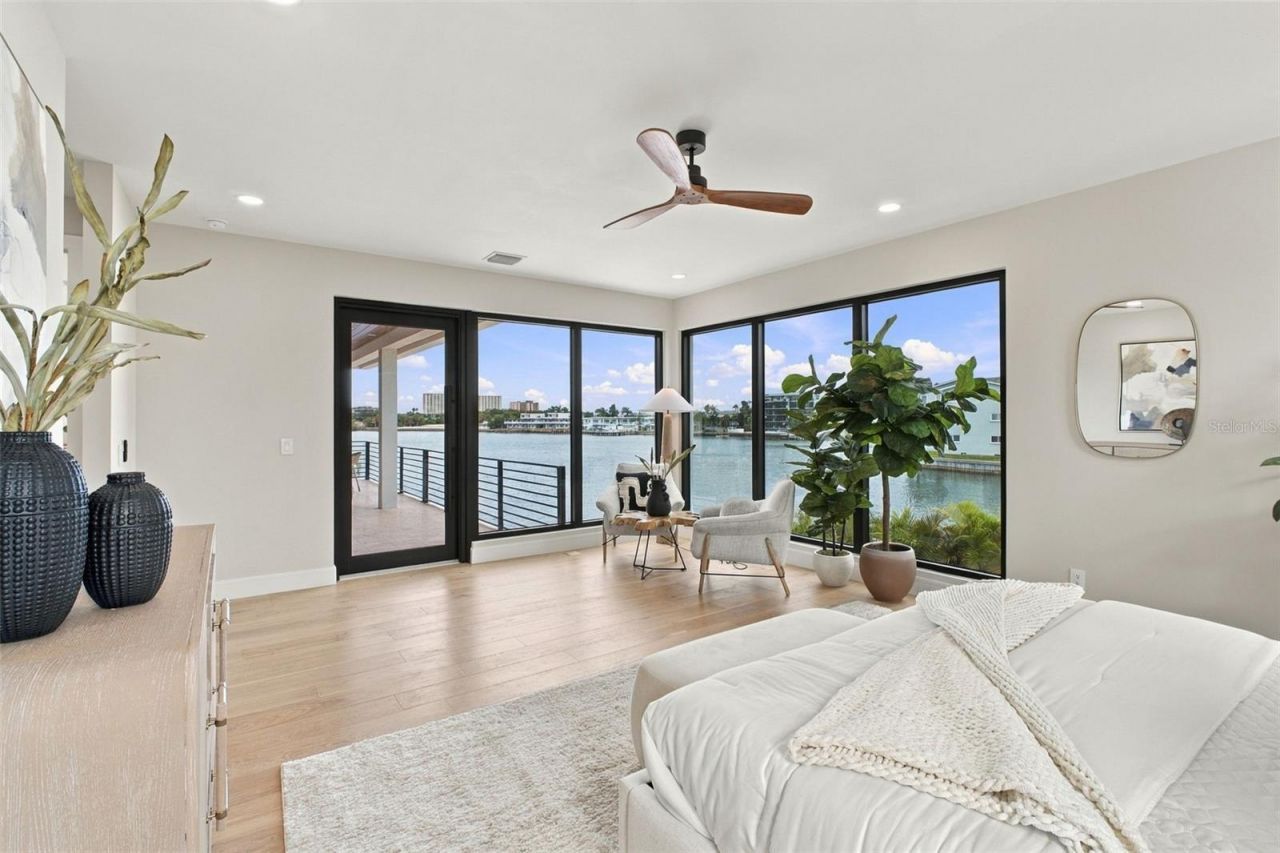 7176 S Shore Drive S, South Pasadena, FL 33707 Photo