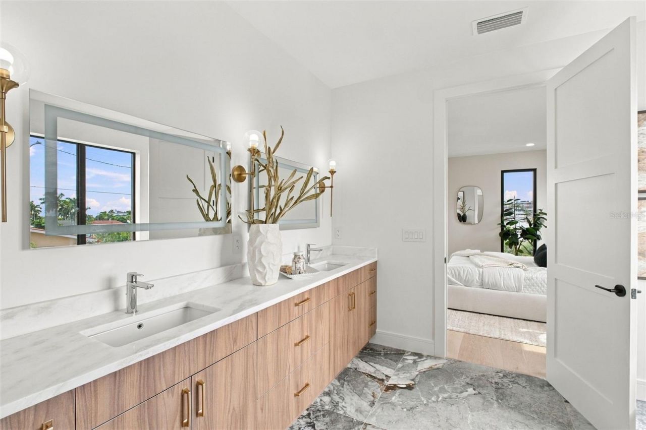 7176 S Shore Drive S, South Pasadena, FL 33707 Photo