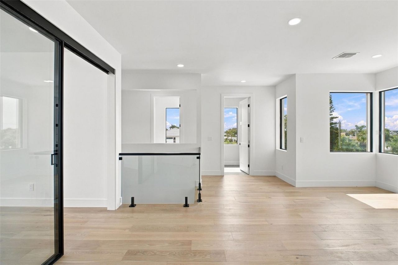 7176 S Shore Drive S, South Pasadena, FL 33707 Photo