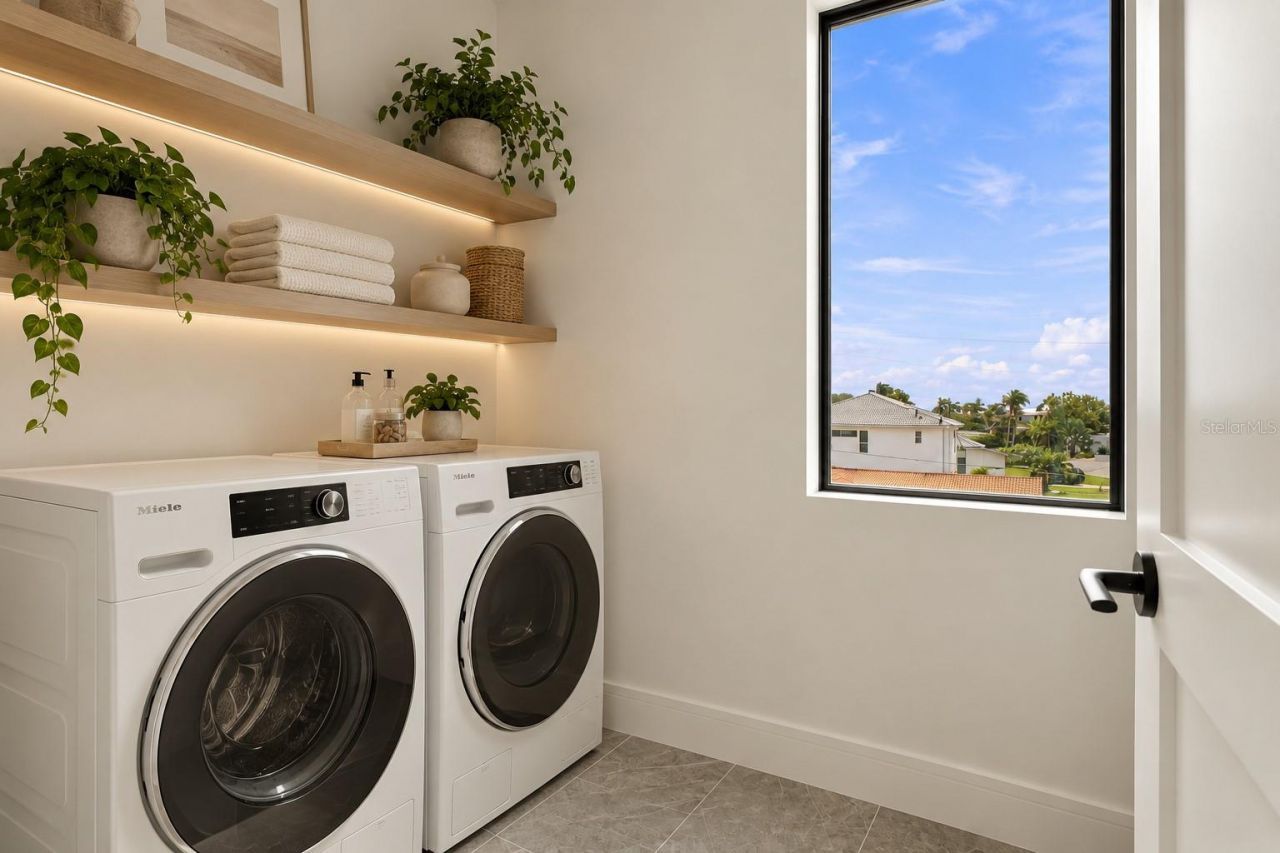 7176 S Shore Drive S, South Pasadena, FL 33707 Photo