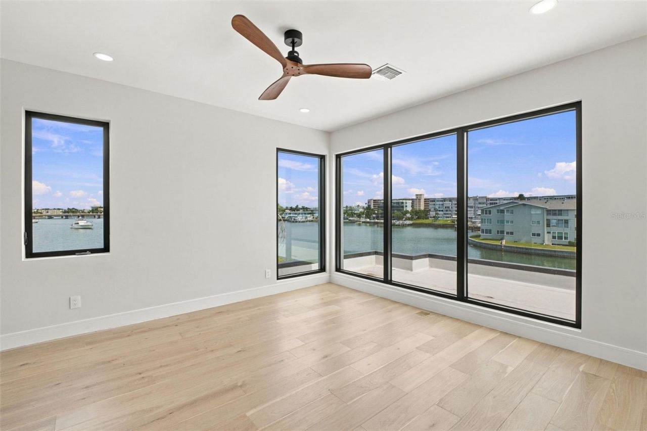 7176 S Shore Drive S, South Pasadena, FL 33707 Photo