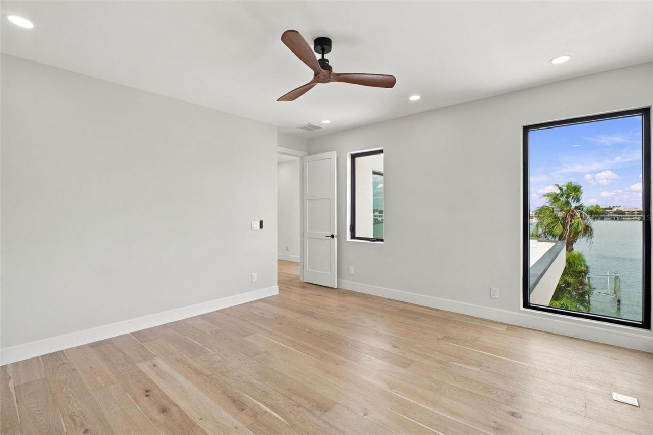 7176 S Shore Drive S, South Pasadena, FL 33707 Photo