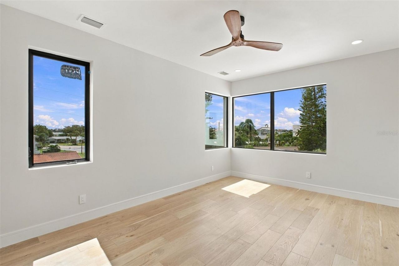 7176 S Shore Drive S, South Pasadena, FL 33707 Photo