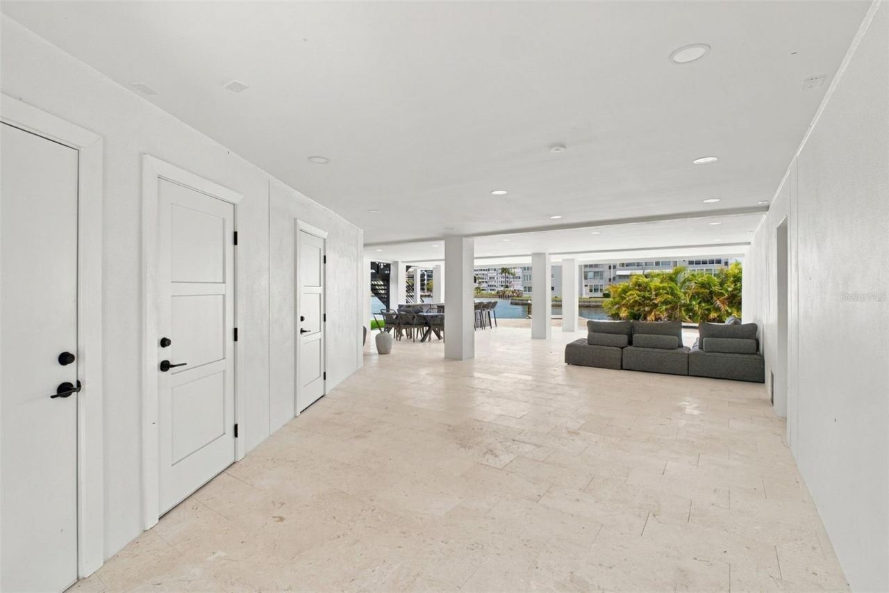 7176 S Shore Drive S, South Pasadena, FL 33707 Photo