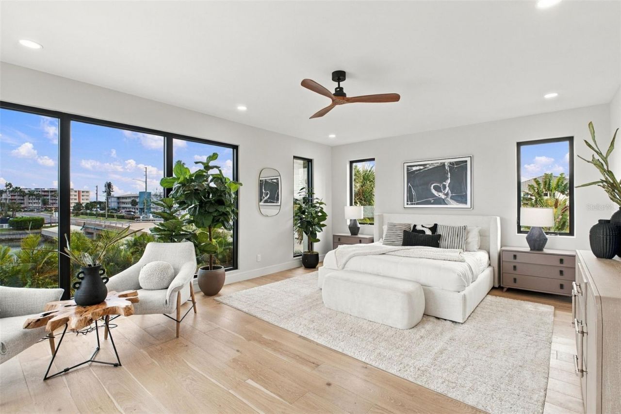 7176 S Shore Drive S, South Pasadena, FL 33707 Photo