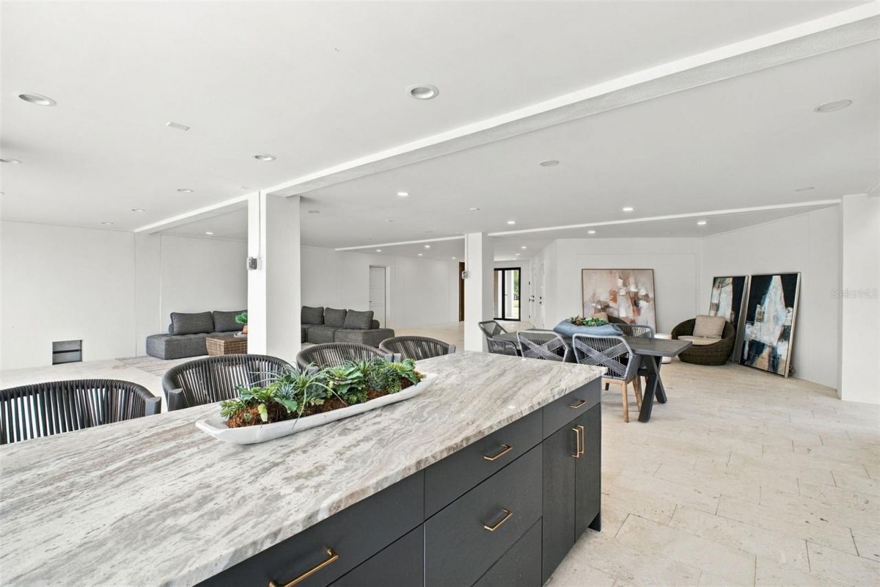 7176 S Shore Drive S, South Pasadena, FL 33707 Photo