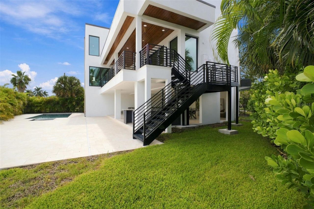 7176 S Shore Drive S, South Pasadena, FL 33707 Photo