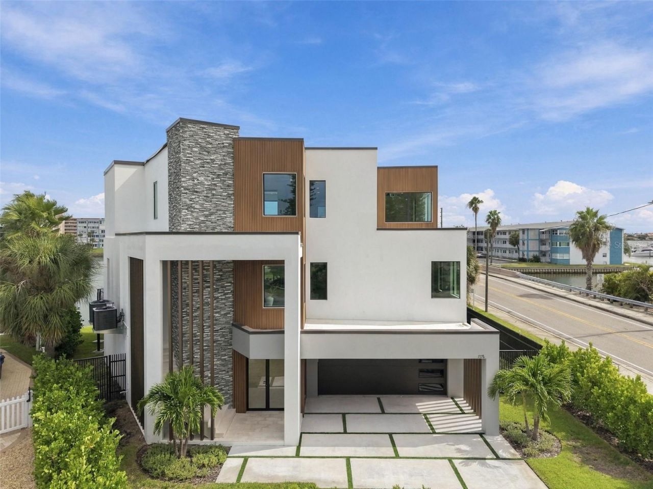 7176 S Shore Drive S, South Pasadena, FL 33707 Photo