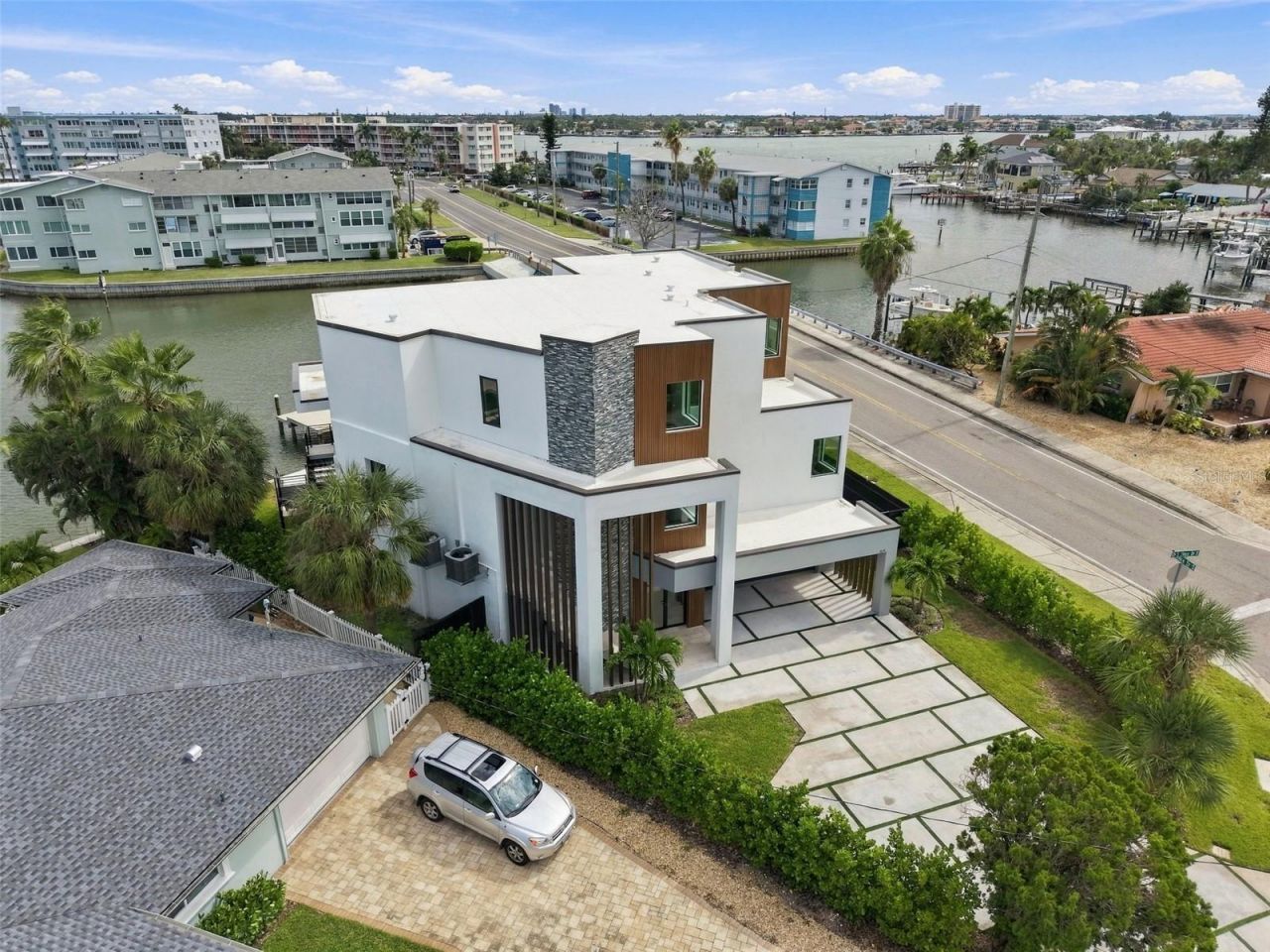 7176 S Shore Drive S, South Pasadena, FL 33707 Photo