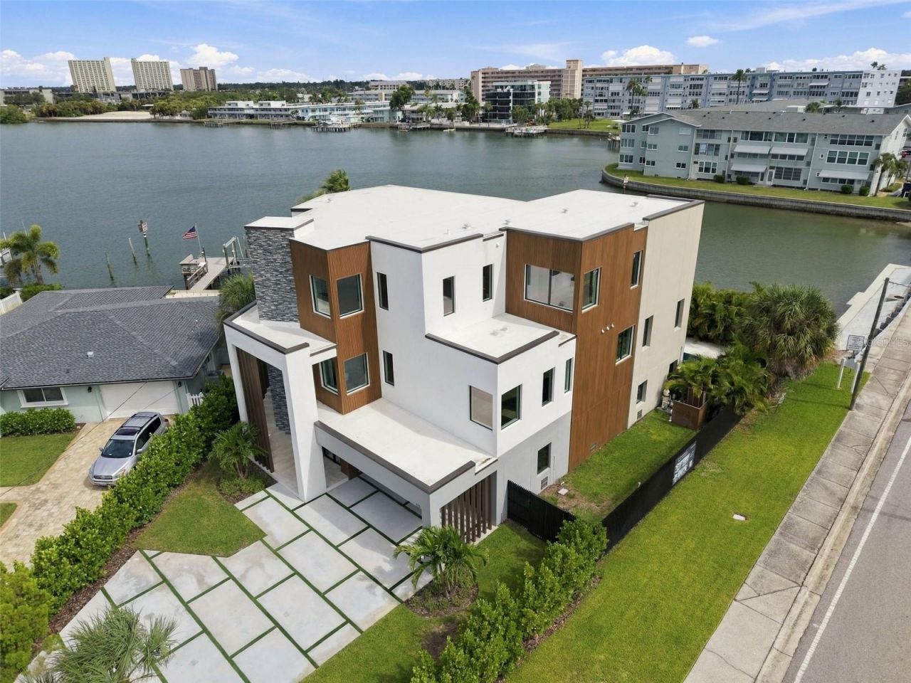 7176 S Shore Drive S, South Pasadena, FL 33707 Photo