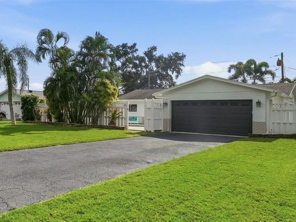 5860 BAYSHORE DRIVE , SEMINOLE, FL 33772