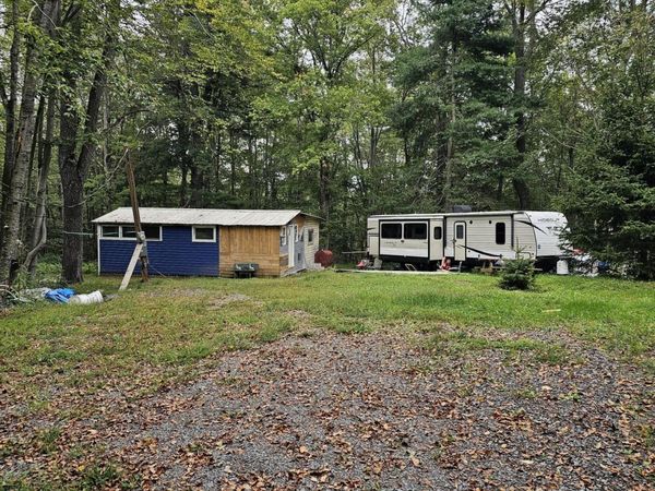 1 Confidential Way, Thornhurst, PA 18424