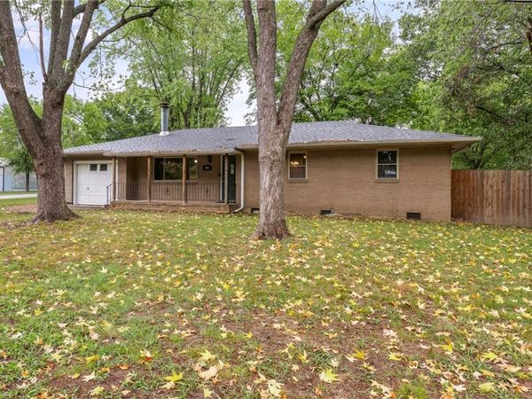 988 Bowen Street , Pea Ridge, AR 72751