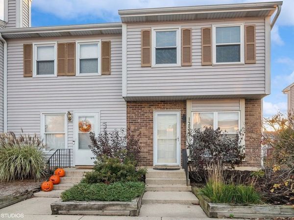 1252 Marywood Court , Aurora, IL 60505