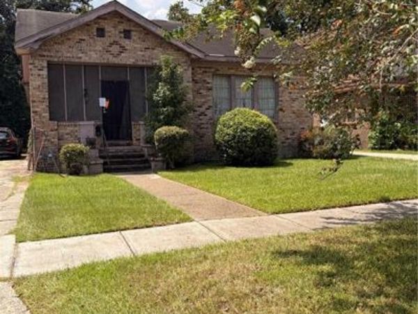 808 Marine Street, Mobile, AL 36604