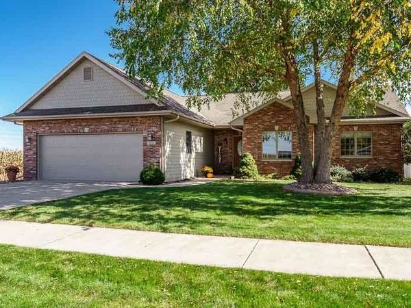 1616 Honeysuckle Lane, Janesville, WI 53546