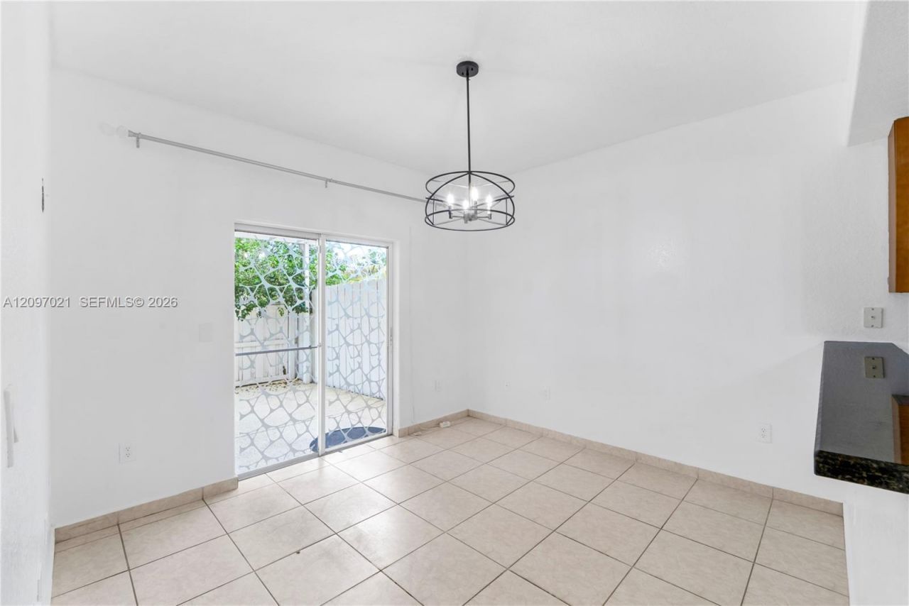 7080 NW 174th Ter , Unit 102, Hialeah, FL 33015 Photo