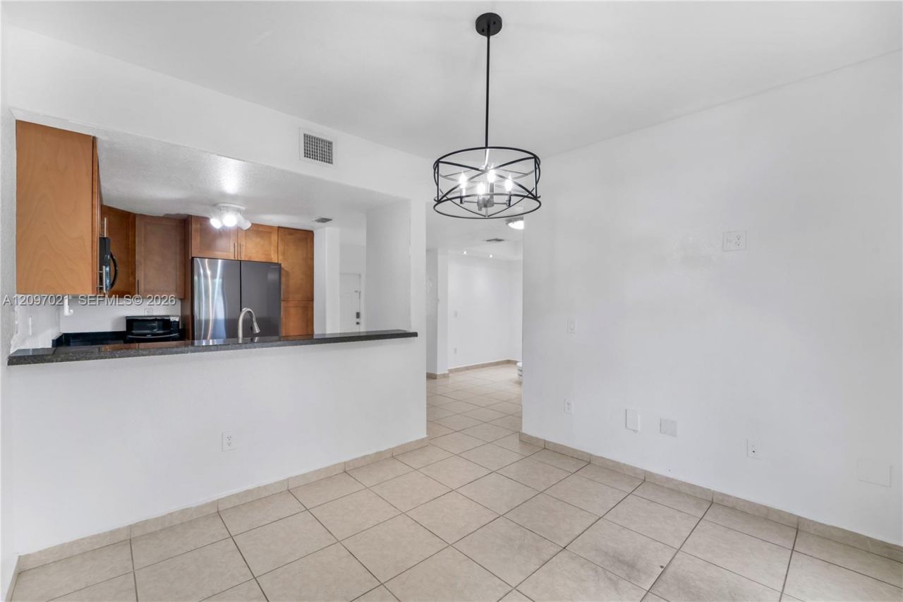 7080 NW 174th Ter , Unit 102, Hialeah, FL 33015 Photo