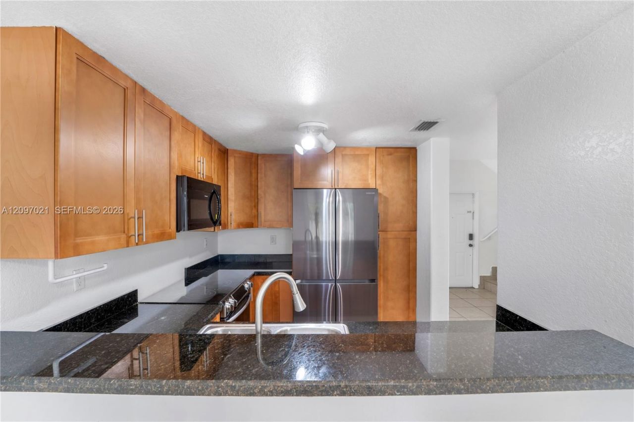 7080 NW 174th Ter , Unit 102, Hialeah, FL 33015 Photo