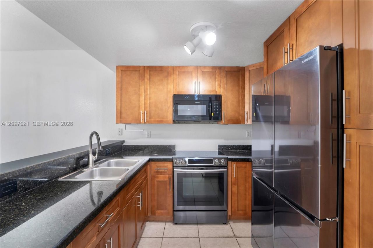 7080 NW 174th Ter , Unit 102, Hialeah, FL 33015 Photo