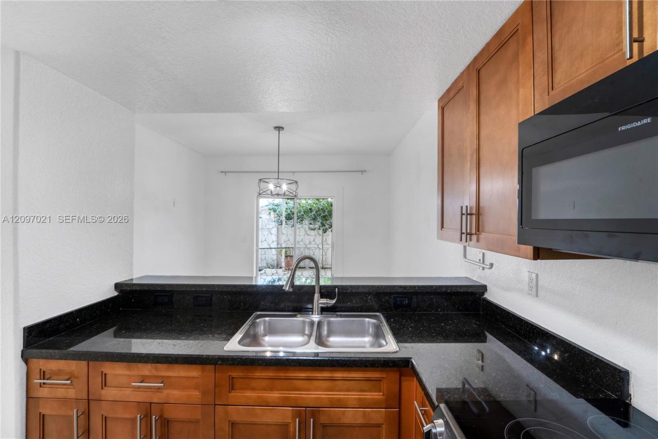 7080 NW 174th Ter , Unit 102, Hialeah, FL 33015 Photo