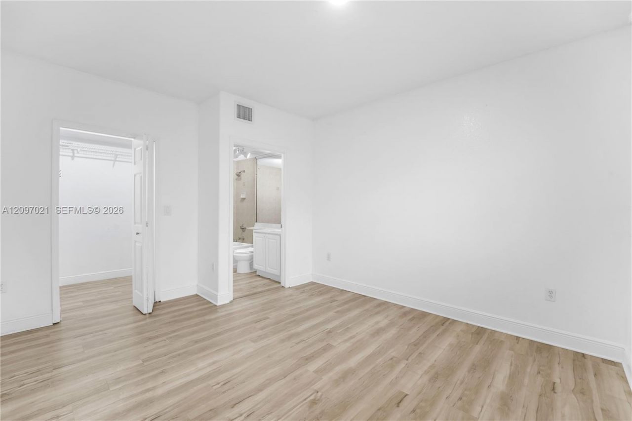 7080 NW 174th Ter , Unit 102, Hialeah, FL 33015 Photo