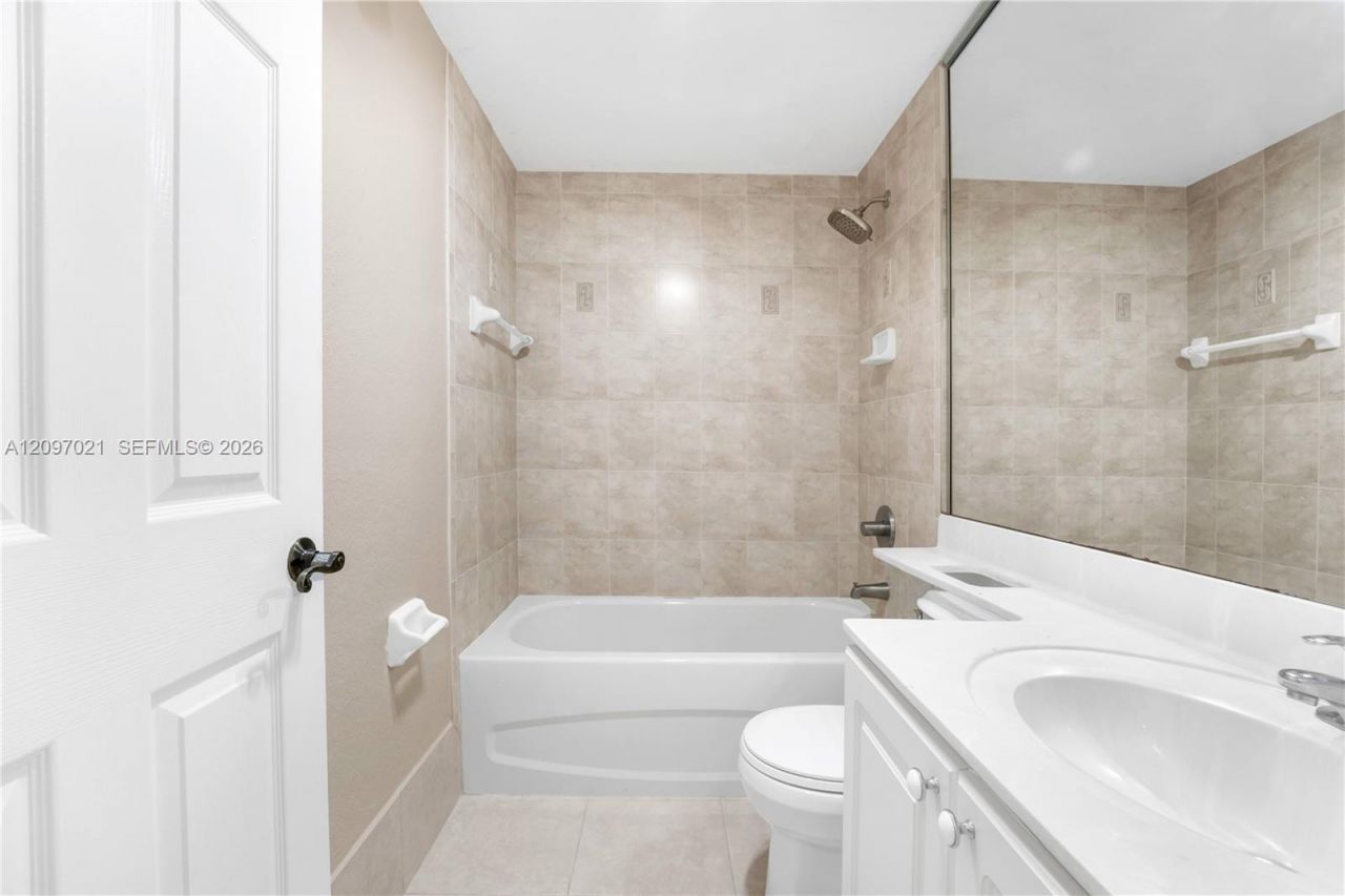 7080 NW 174th Ter , Unit 102, Hialeah, FL 33015 Photo