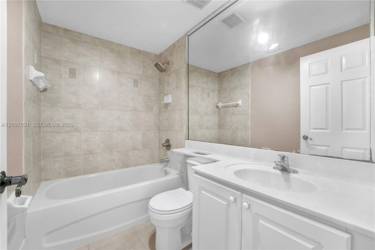 7080 NW 174th Ter , Unit 102, Hialeah, FL 33015 Photo