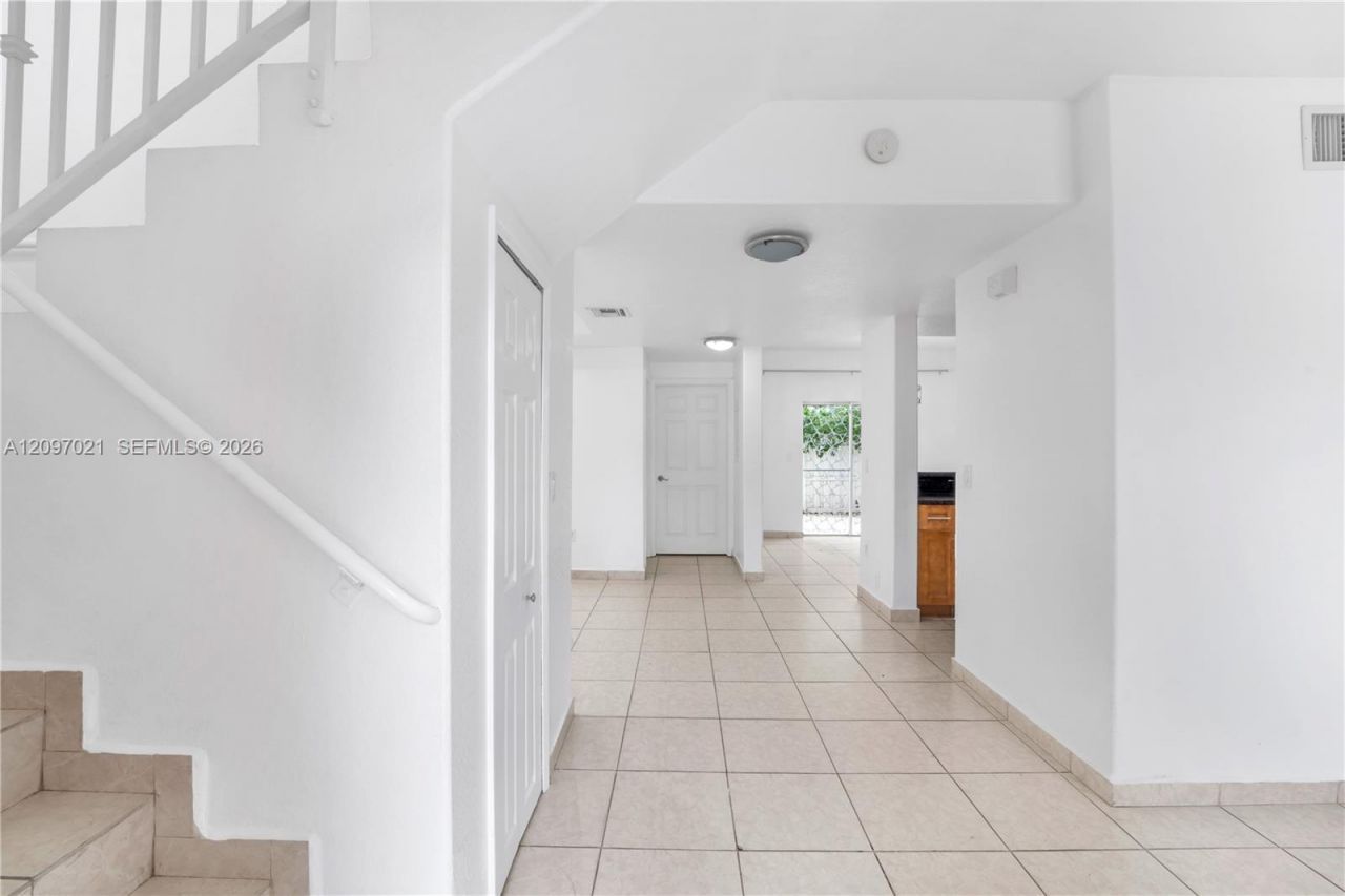 7080 NW 174th Ter , Unit 102, Hialeah, FL 33015 Photo