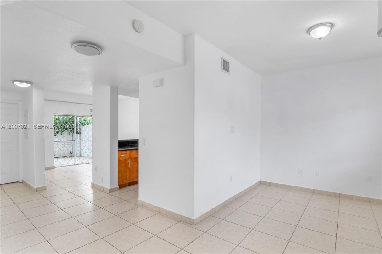 7080 NW 174th Ter , Unit 102, Hialeah, FL 33015 Photo