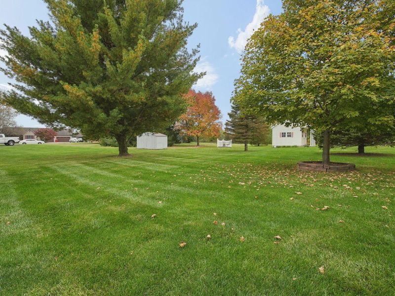 269 Thames Court, London, OH 43140 Photo 14