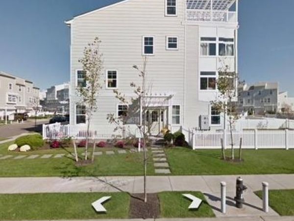 7219 Sandy Dune Way , Arverne, NY 11692