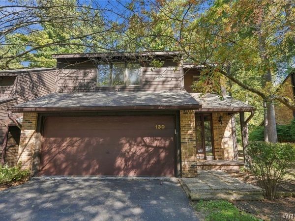 130 Breezewood, East Amherst, NY 14051