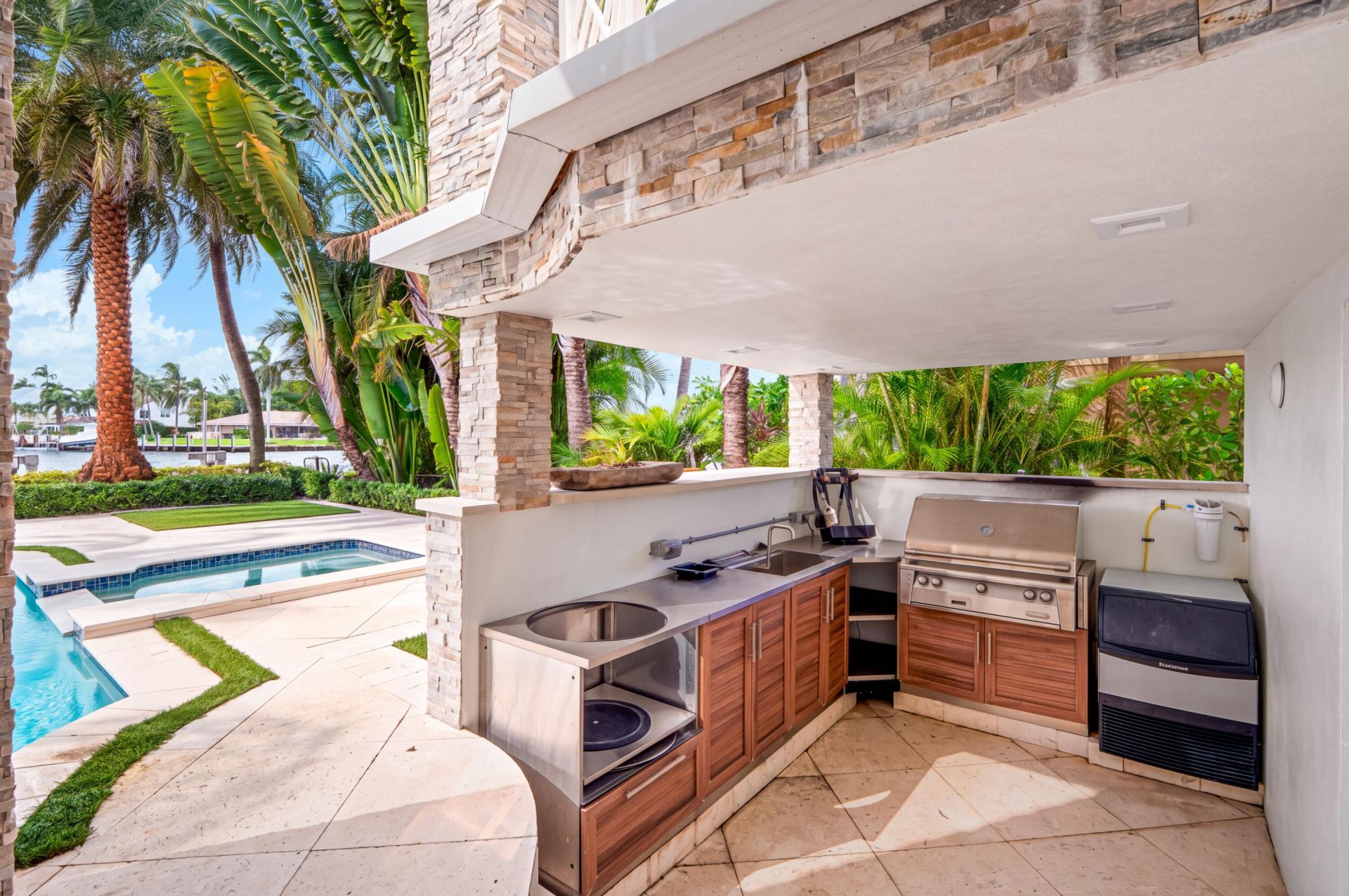 2307 N Riverside Drive, Pompano Beach, FL 33062 Photo