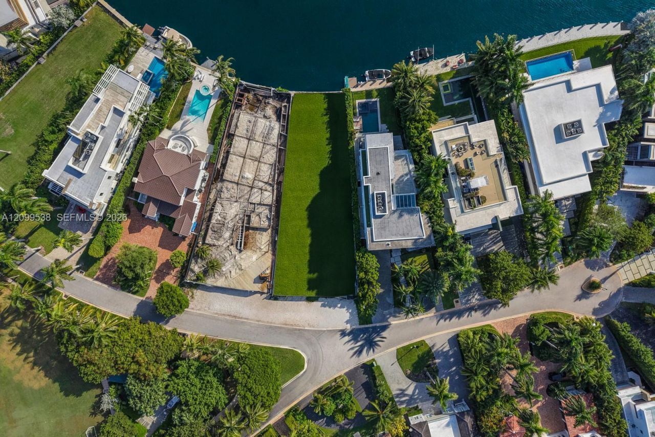 476 N Parkway Pkwy , Golden Beach, FL 33160 Photo