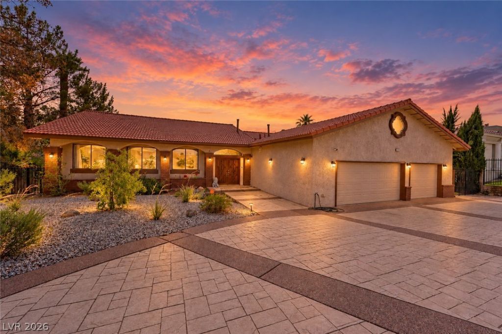 2817 La Mesa Drive , Henderson, NV 89014