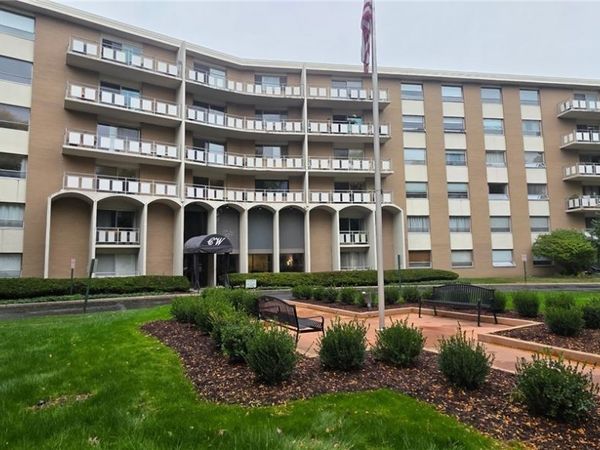 3400 Wooster Road, Unit 313, Rocky River, OH 44116